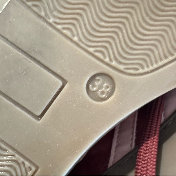 Cruza Burgundy Suede Low Top Sneakers Size 38 - Picture 6 of 7